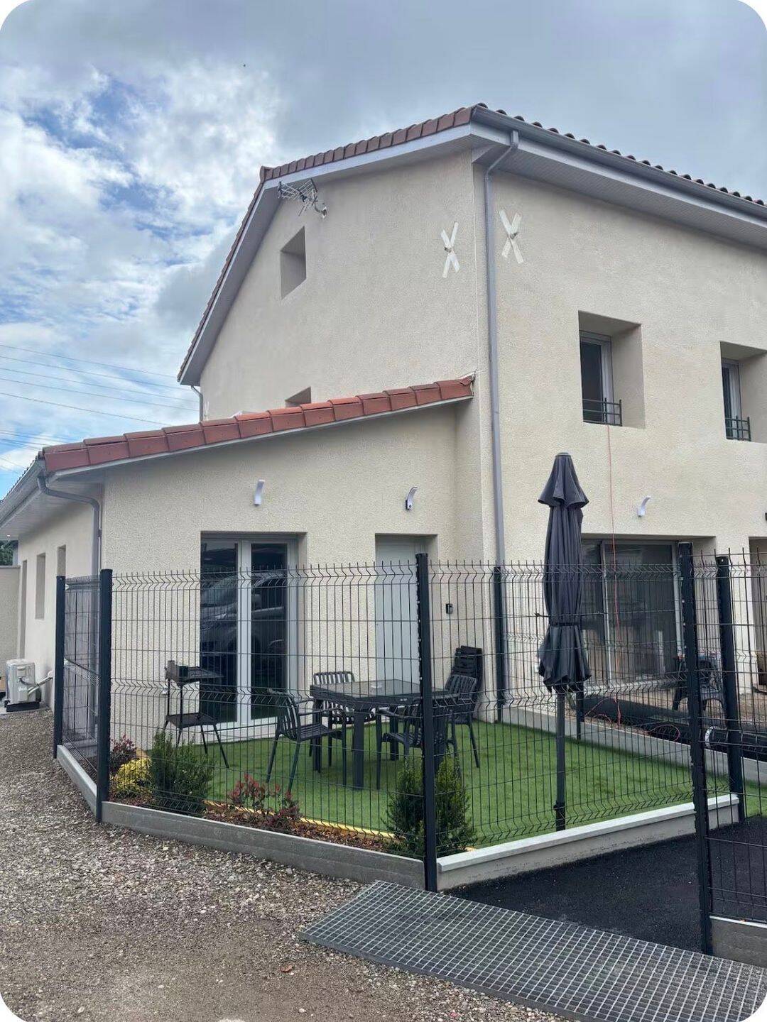 Appartement 2 pièces 38 m² · à Saint-Priest · 38 m² · 1 000 €/mois