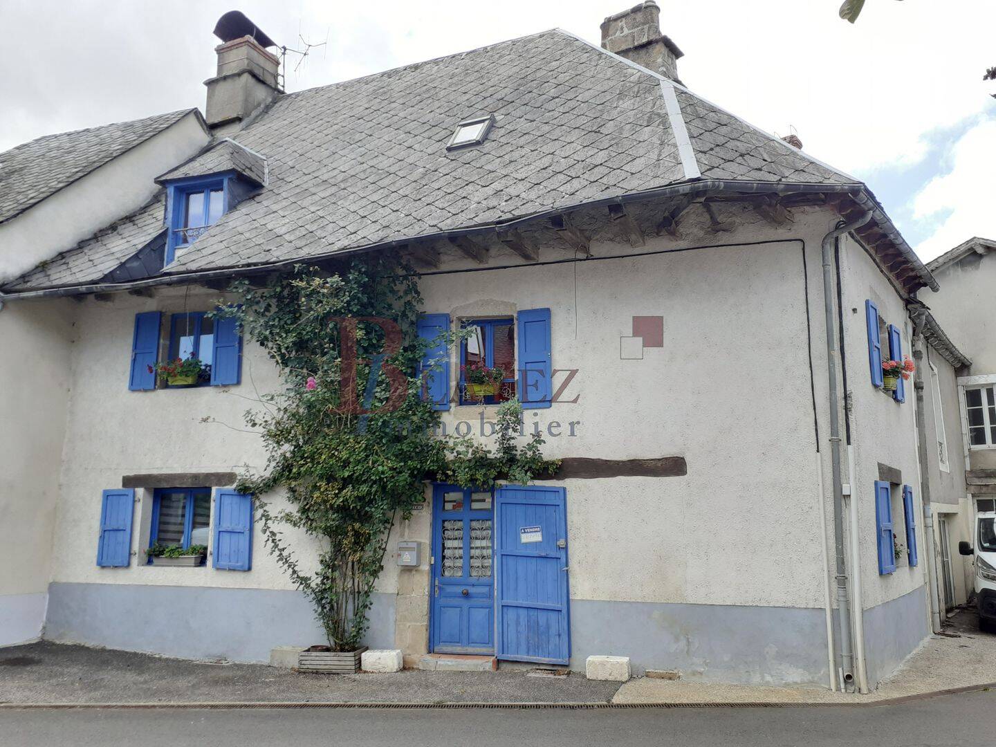 Maison 5 pièces 129 m² · à Pleaux · 129 m² · 69 000 €