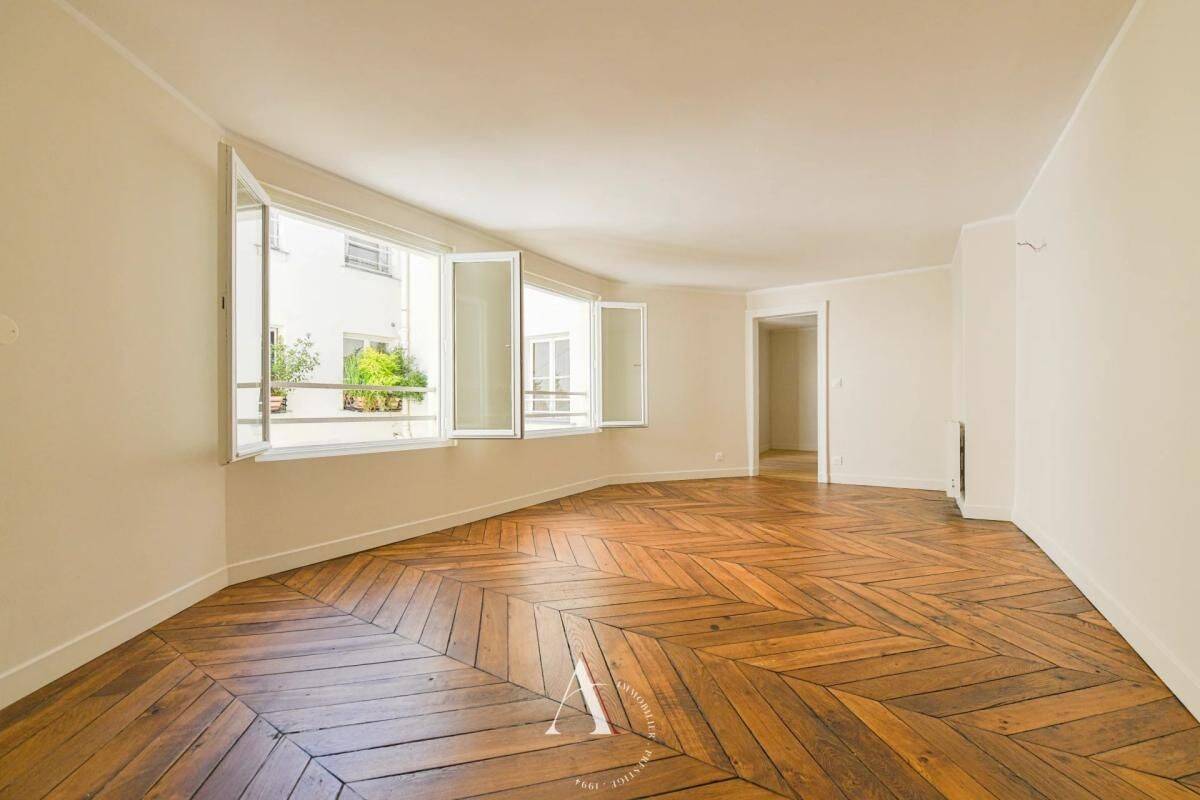Appartement 2 pièces 49 m² · à Paris 1er Arrondissement · 49 m² · 670 000 €