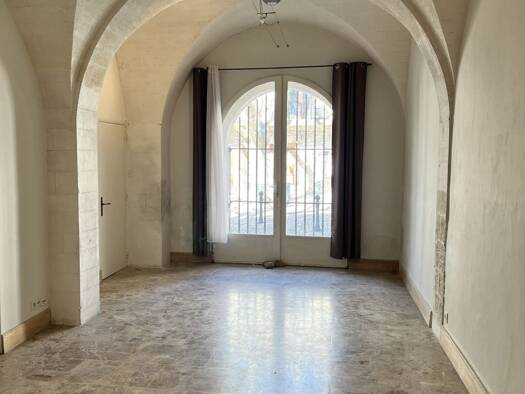 Appartement à vendre 195 000 € 3 pièces 2 chambres 62 m² RDC/1 Villeneuve-lès-Avignon 30400