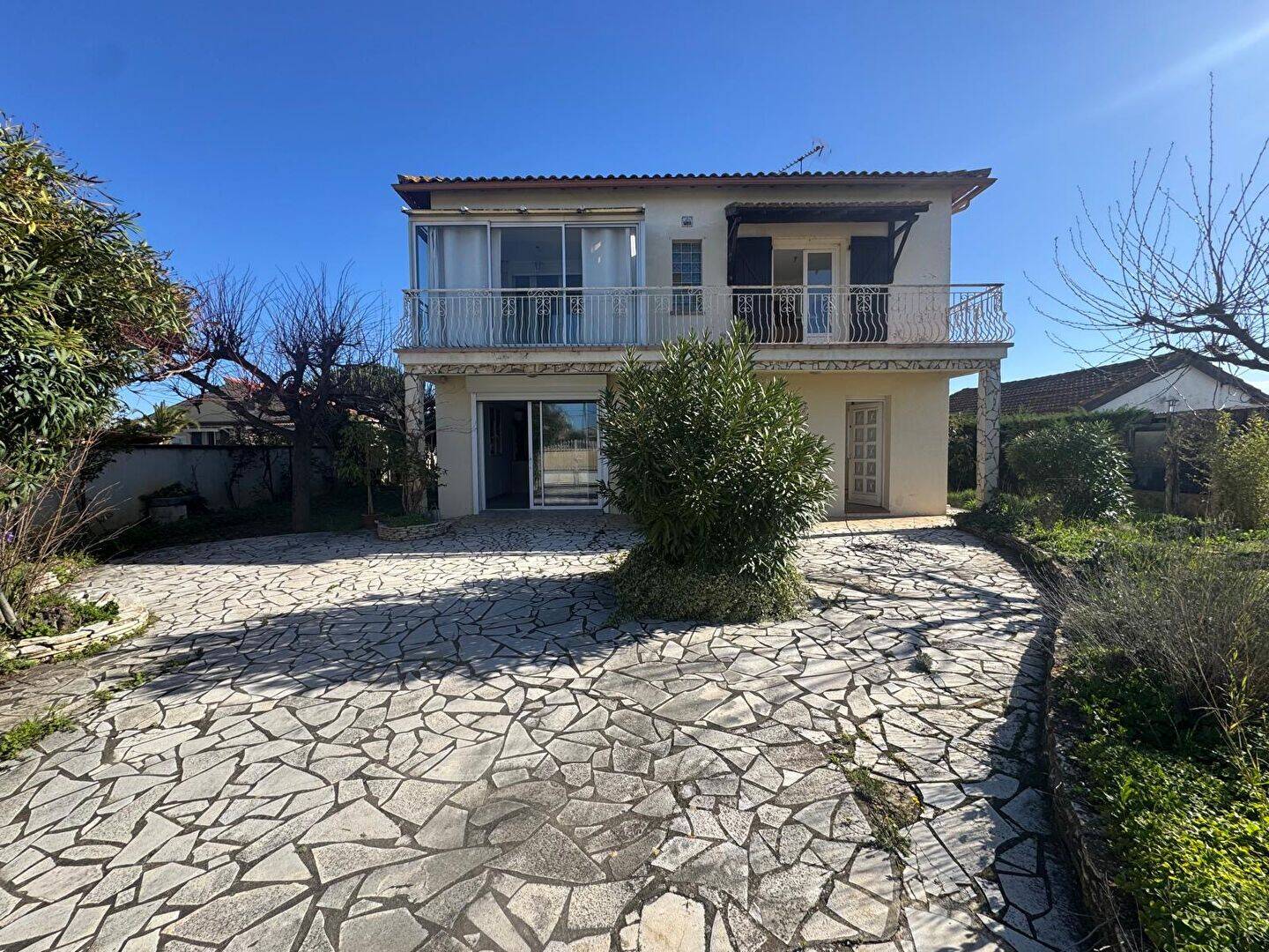 Maison 7 pièces 183 m² · à Corneilhan · 182,9 m² · 349 900 €