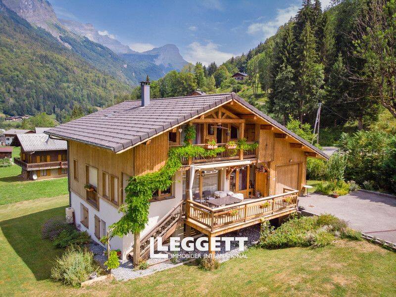 Maison 9 pièces 220 m² · à Sixt-Fer-À-Cheval · 220 m² · 997 500 €