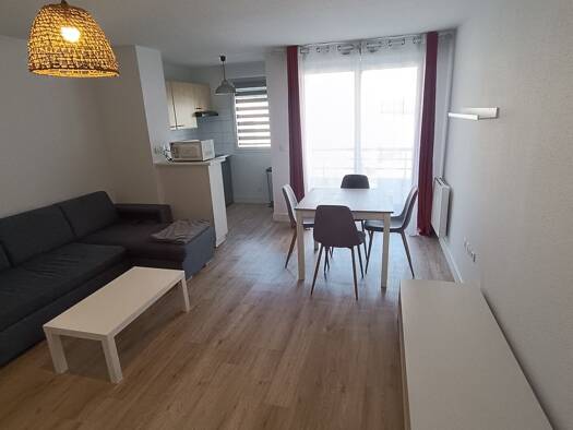 Appartement à louer 650 € 2 pièces 1 chambre 42 m² Saint Eloi-Touffenet-Breuil-Mingot Poitiers 86000