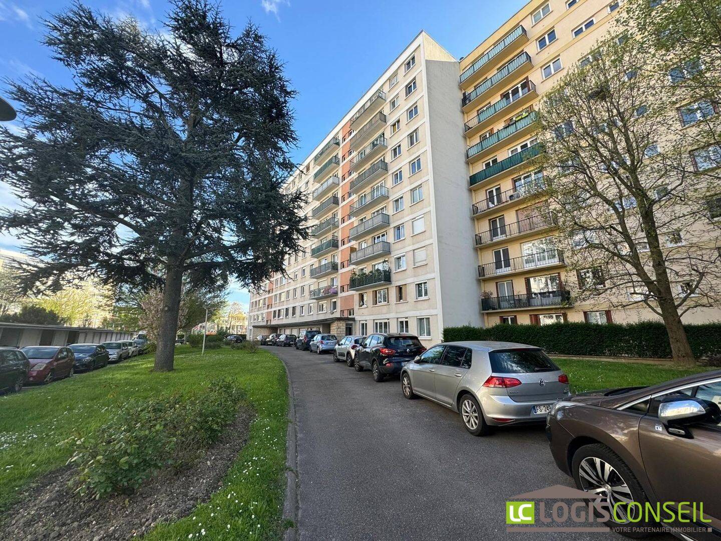 Appartement 2 pièces 44 m² · à Châtillon · 43,8 m² · 1 245 €/mois