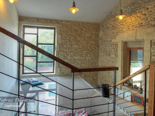 Maison à vendre 1 155 000 € 6 pièces 4 chambres 230 m² 1 861 m² de terrain Maillane 13910