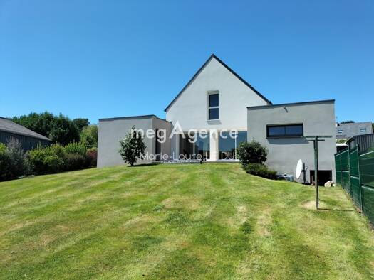 Maison à vendre 280 000 € 5 pièces 3 chambres 130 m² 863 m² de terrain Guerlesquin 29650
