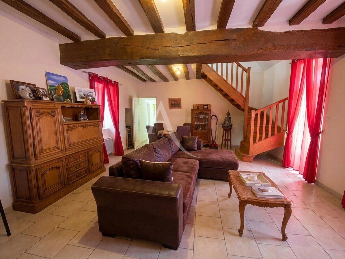 Maison 3 pièces 104 m² · à Saint-Augustin-des-Bois · 104 m² · 850 €