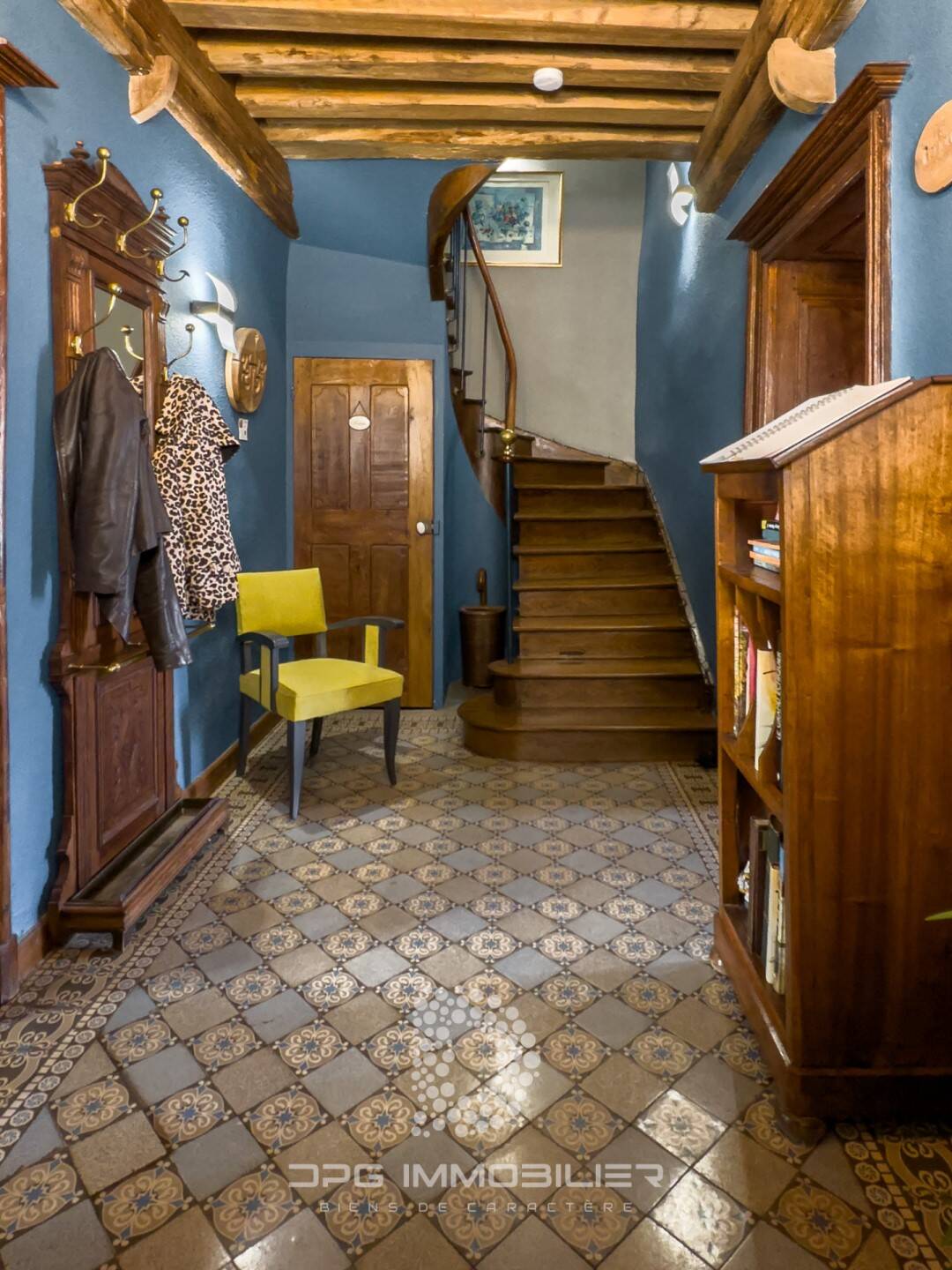 Maison 12 pièces 242 m² · à Charolles · 242 m² · 370 000 €