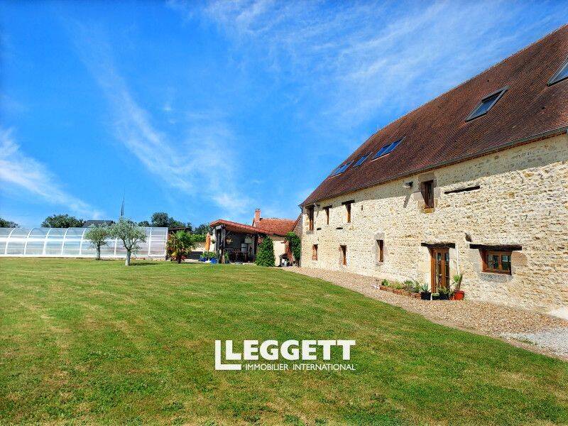 Maison 11 pièces 605 m² · à Lurcy-Lévis · 605 m² · 799 000 €
