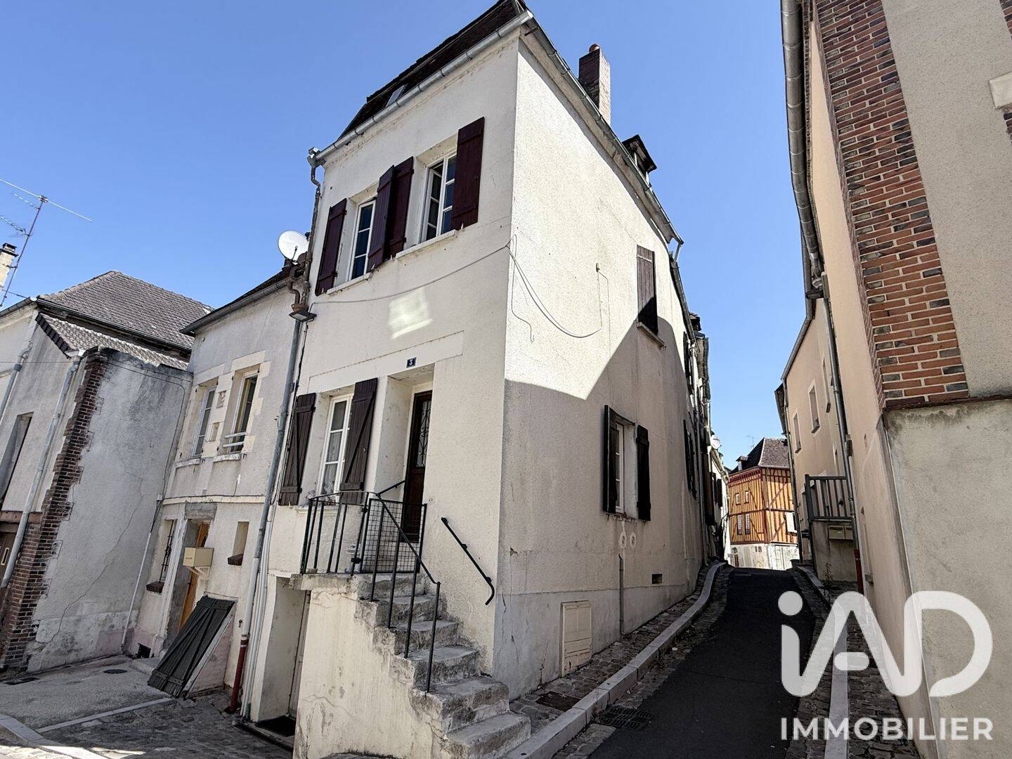 Maison 8 pièces 155 m² · à Saint-Florentin · 155 m² · 89 000 €