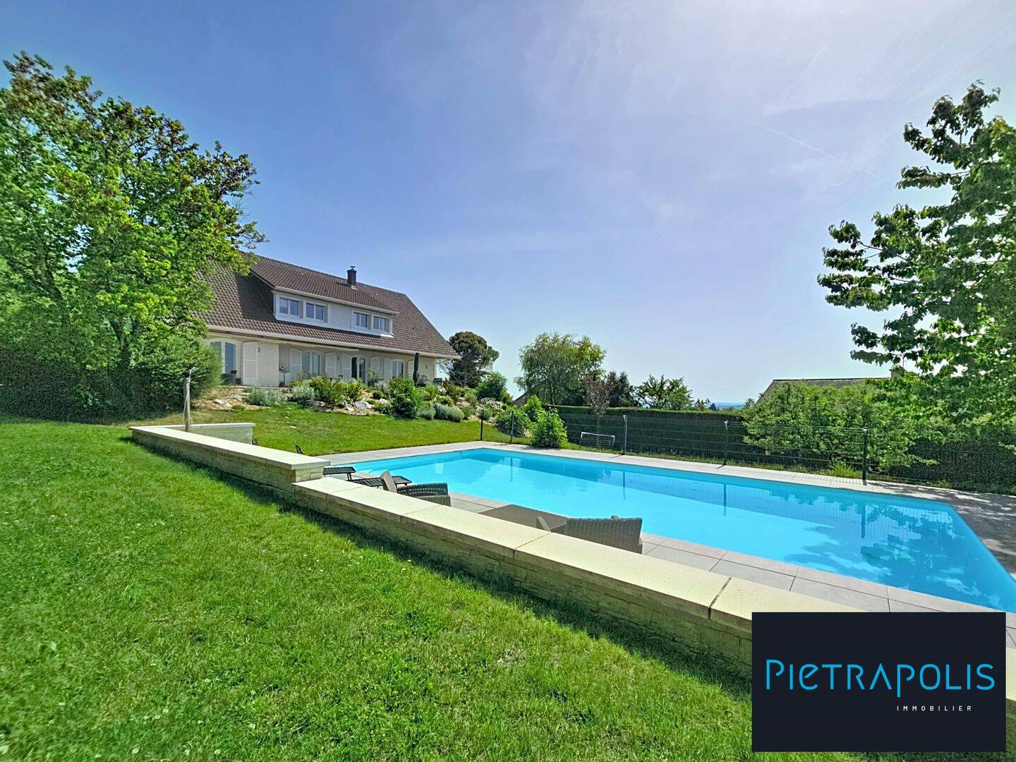Maison 8 pièces 313 m² · à Daix · 313 m² · 950 000 €