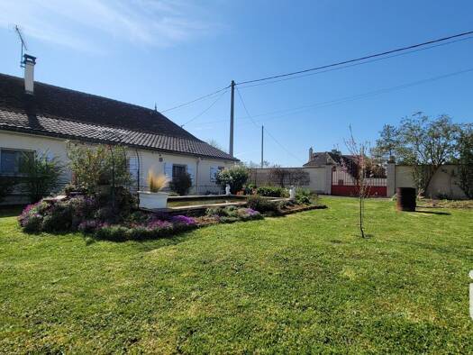 Maison à vendre 200 000 € 7 pièces 4 chambres 180 m² 800 m² de terrain Clérey 10390