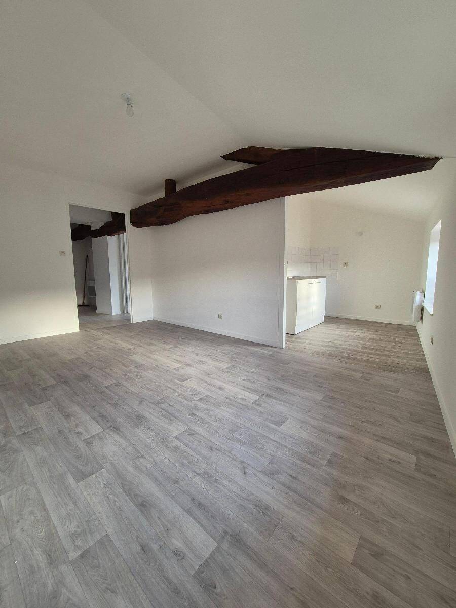 Appartement 3 pièces 52 m² · à La Chapelle-de-Guinchay · 51,8 m² · 560 €/mois