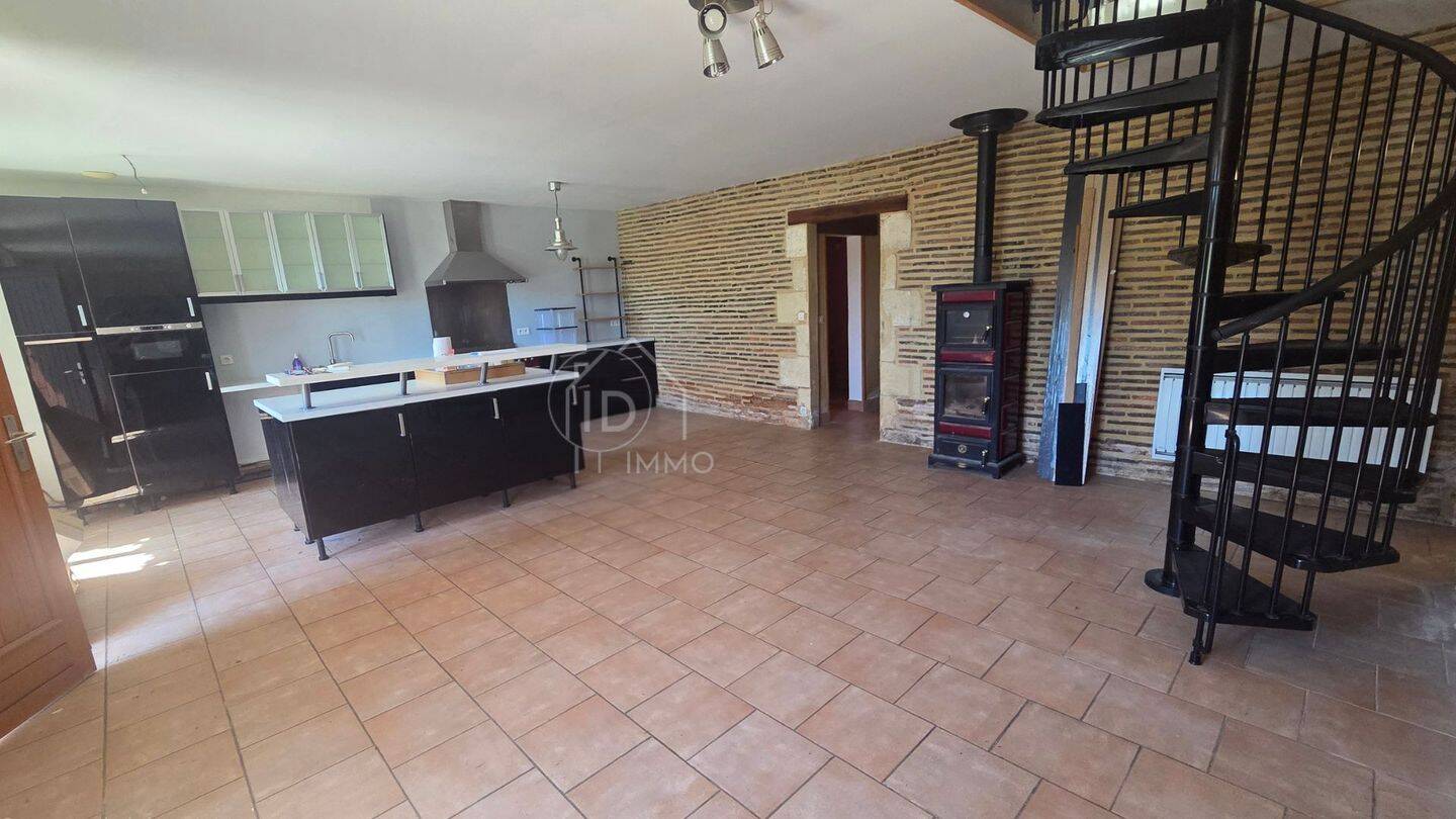 Maison 5 pièces 126 m² · à Montpon Menesterol · 125,6 m² · 165 000 €