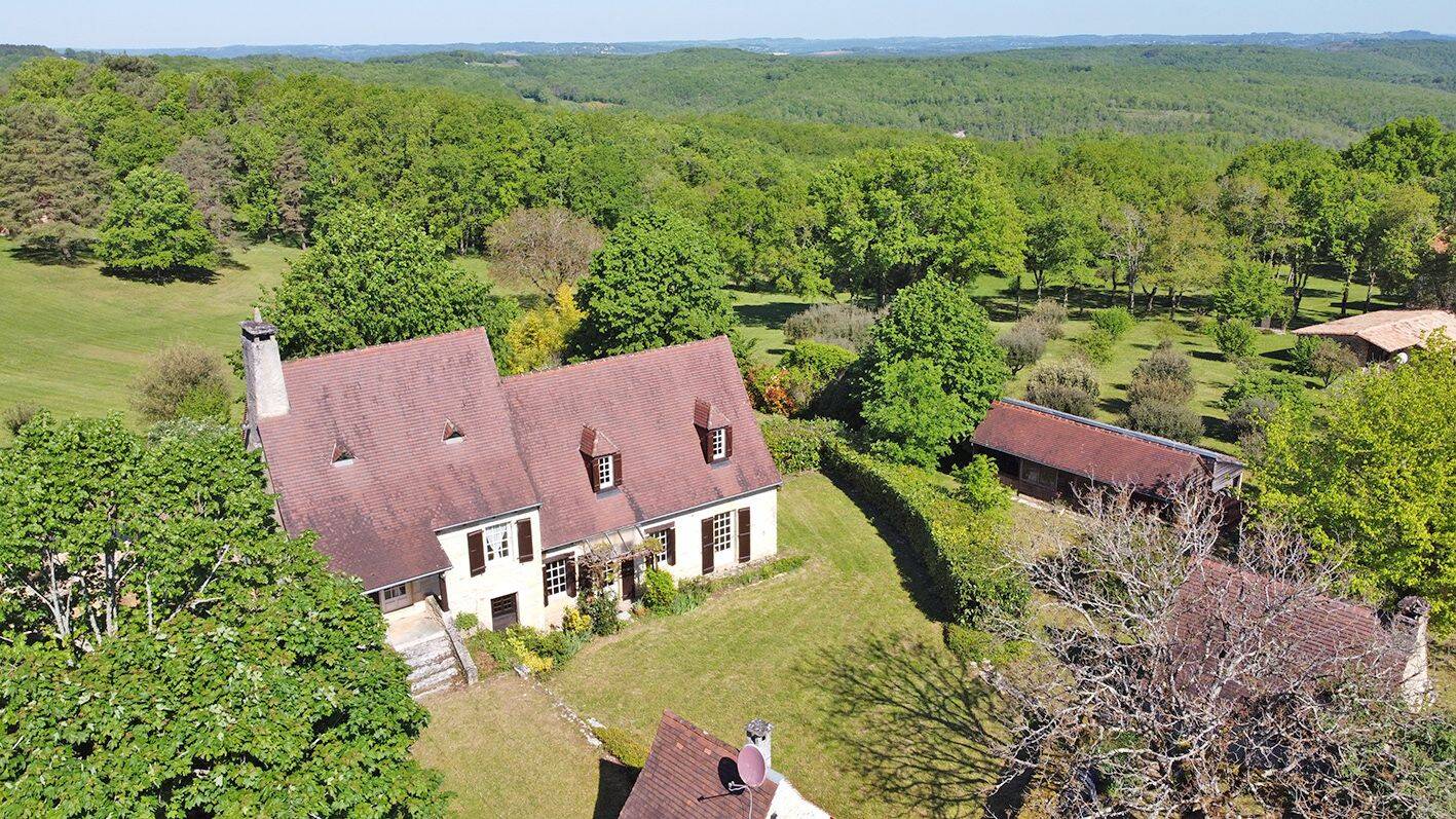 Maison 4 pièces 150 m² · à Coly-Saint-Amand · 150 m² · 339 200 €