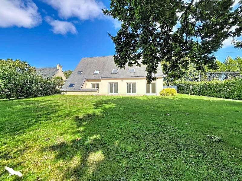 Maison 9 pièces 220 m² · à Plougastel-Daoulas · 220 m² · 369 600 €