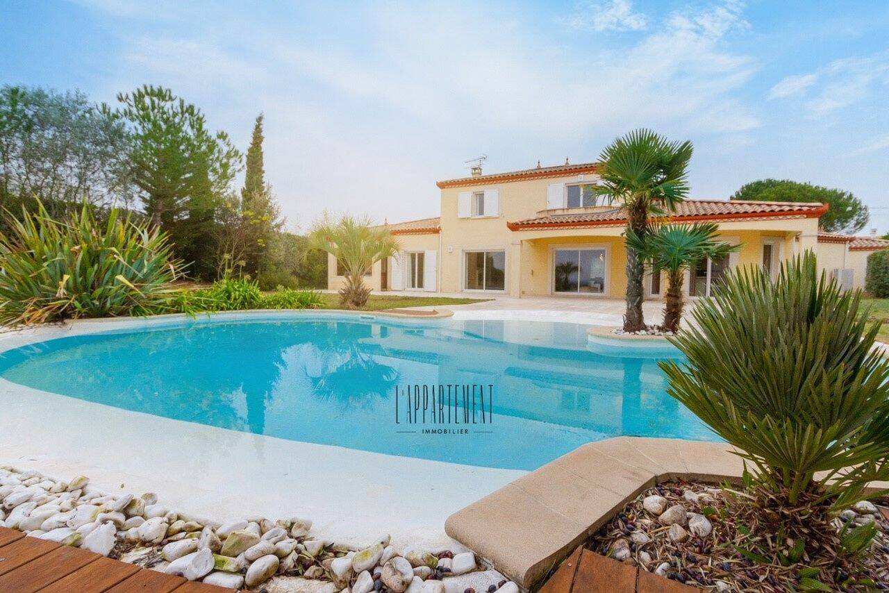 Maison 6 pièces 191 m² · à Goyrans · 191 m² · 3 335 €/mois