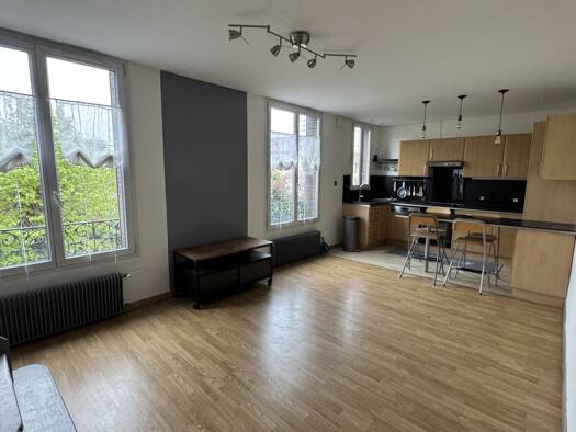 Appartement à louer 950 € 3 pièces 2 chambres 44,6 m² Neuilly Epoque Villemomble 93250