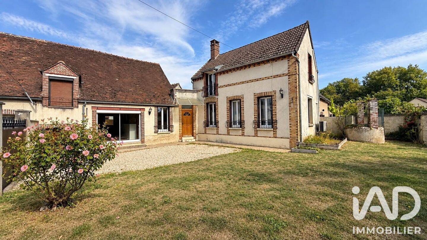 Maison 4 pièces 128 m² · à Étigny · 127,8 m² · 189 000 €