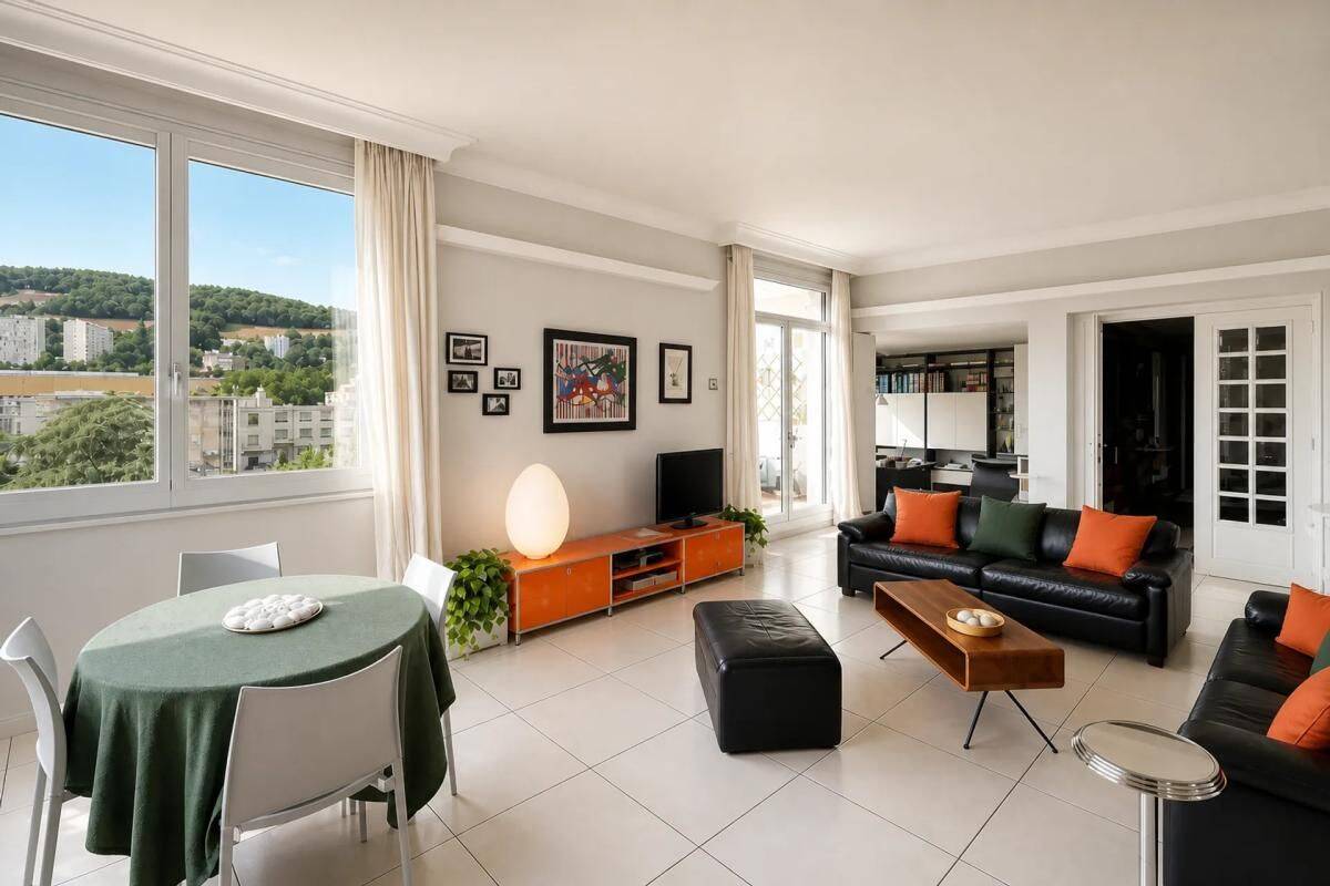 Appartement 5 pièces 174 m² · à Saint-Étienne · 174 m² · 245 000 €