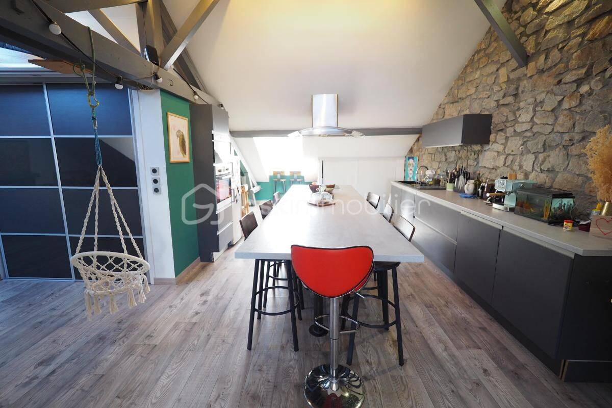 Appartement 3 pièces 82 m² · à Aix-les-Bains · 82,4 m² · 230 000 €