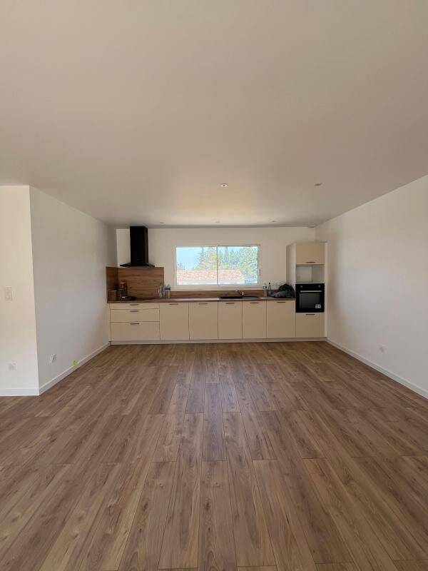 Maison 4 pièces 95 m² · à Villeneuve-la-Comptal · 94,8 m² · 900 €/mois