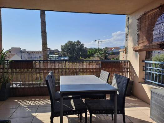 Appartement à vendre 167 000 € 2 pièces 1 chambre 60 m² 3ème étage Biguglia 20620