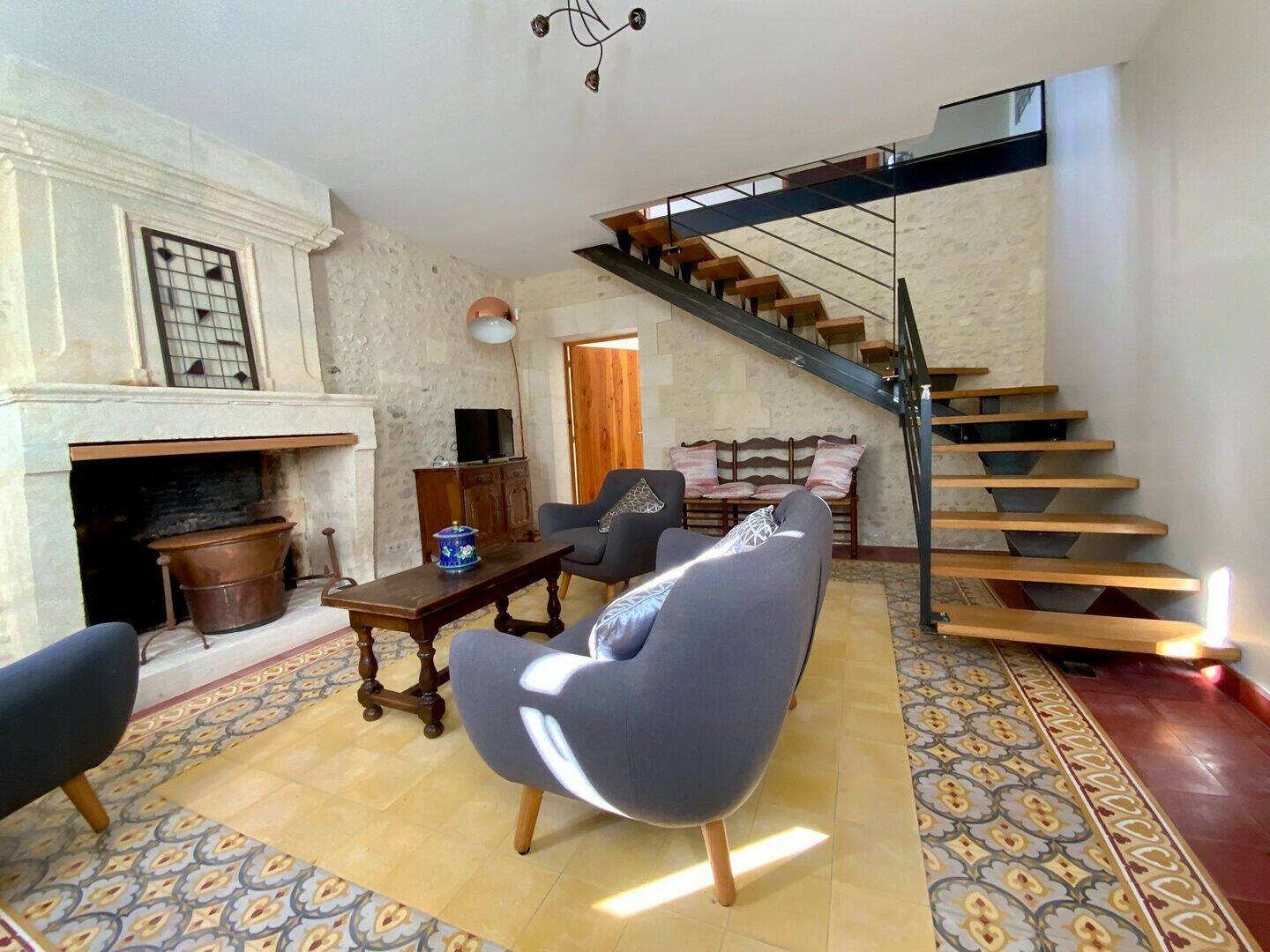 Maison 4 pièces 101 m² · à Brie-sous-Archiac · 101,2 m² · 910 €/mois