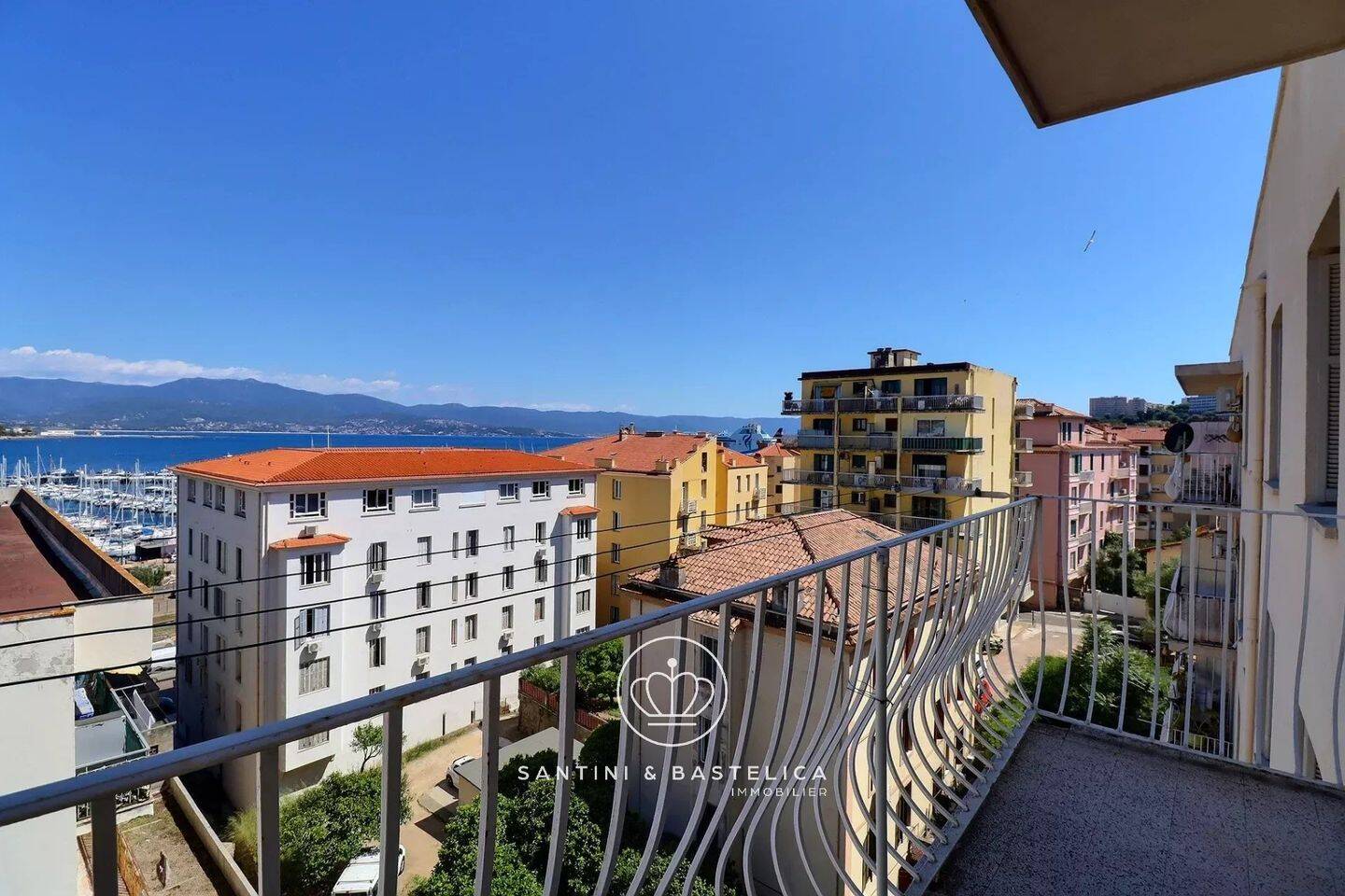 Appartement 4 pièces 90 m² · à Ajaccio · 90 m² · 225 000 €