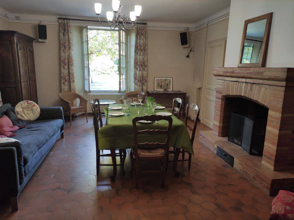 Maison 6 pièces 200 m² · à Montauban · 200 m² · 1 400 €/mois