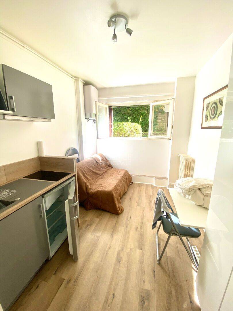 Appartement 1 pièce 10 m² · à Saint-Germain-en-Laye · 10,2 m² · 625 €/mois