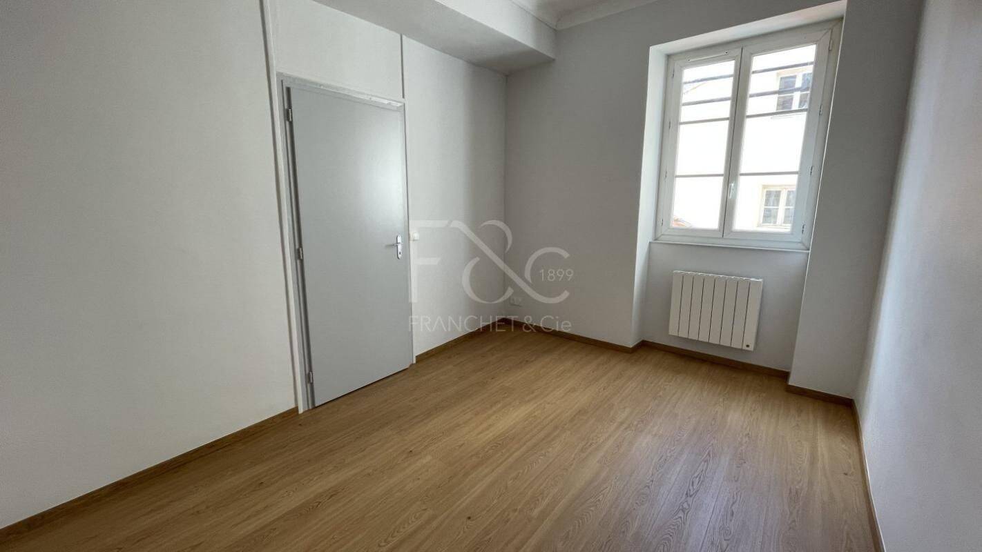 Appartement 5 pièces 57 m² · à Lyon 2ème Arrondissement · 57 m² · 974 €/mois