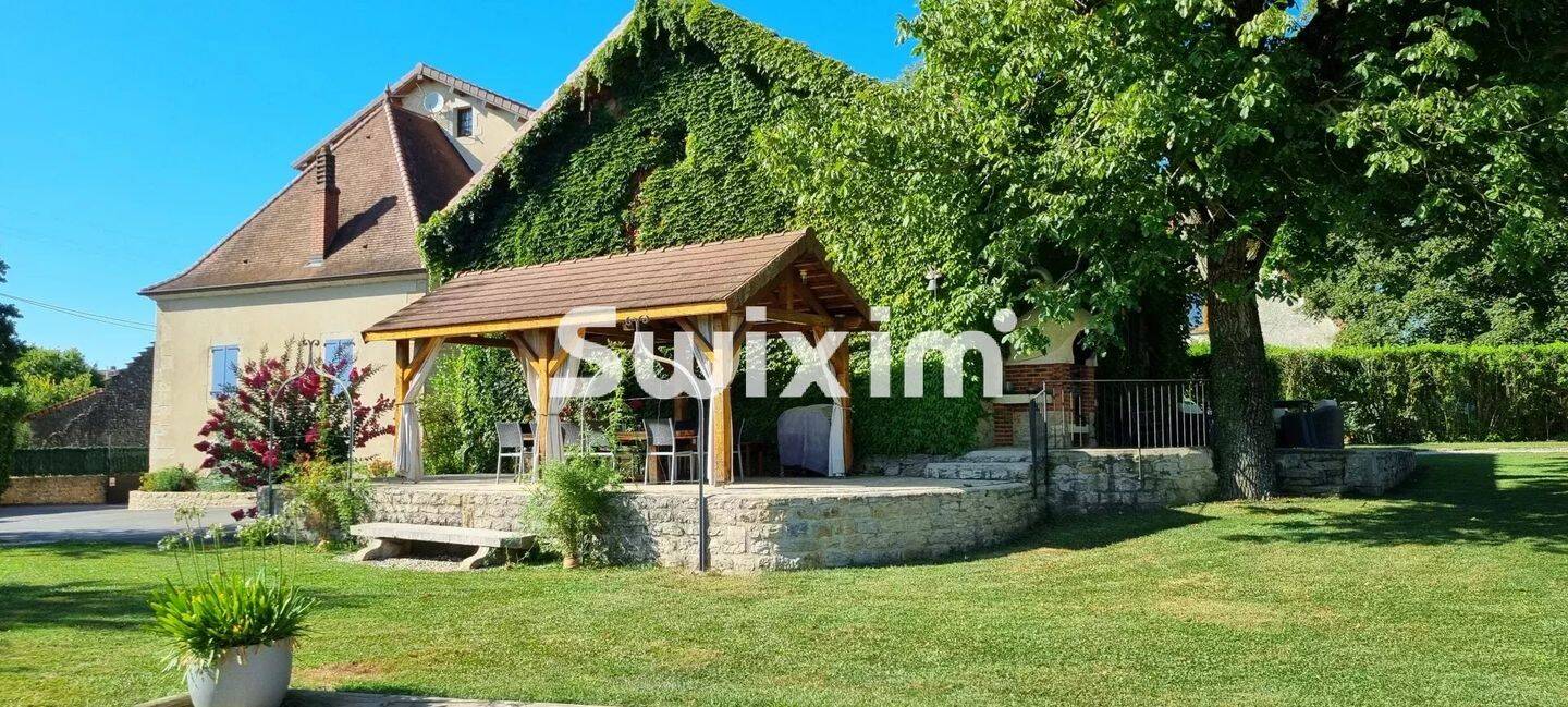 Maison 10 pièces 280 m² · à Lons-le-Saunier · 280 m² · 740 000 €