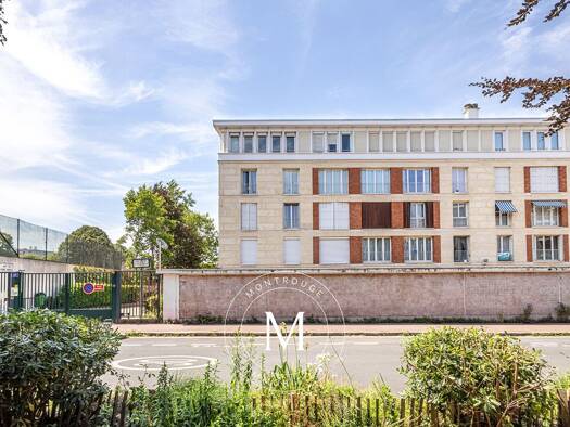 Appartement à vendre 447 000 € 4 pièces 2 chambres 68 m² Étage 4/4 Le Fort Montrouge 92120