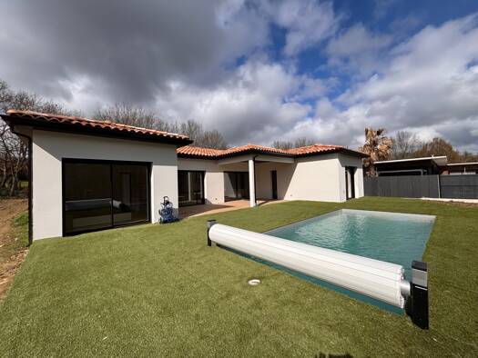 Maison de plain-pied à louer 2 900 € 5 pièces 4 chambres 142,8 m² 1 600 m² de terrain Pibrac 31820