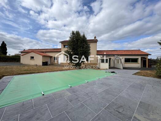 Maison à vendre 249 000 € 7 pièces 4 chambres 156 m² 1 616 m² de terrain Noirterre Bressuire 79300