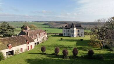 Château à vendre 685 000 € 13 pièces 2 chambres 430 m² 88 336 m² de terrain Champvert 58300