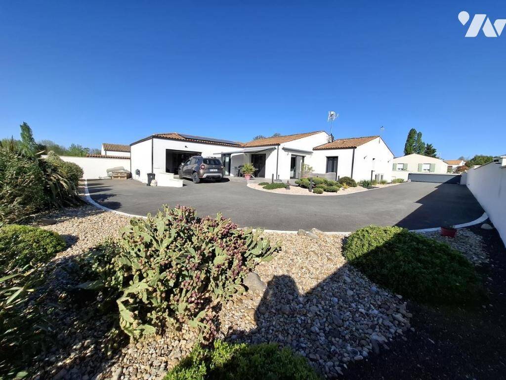 Maison 6 pièces 140 m² · à Corme-Royal · 140 m² · 440 000 €