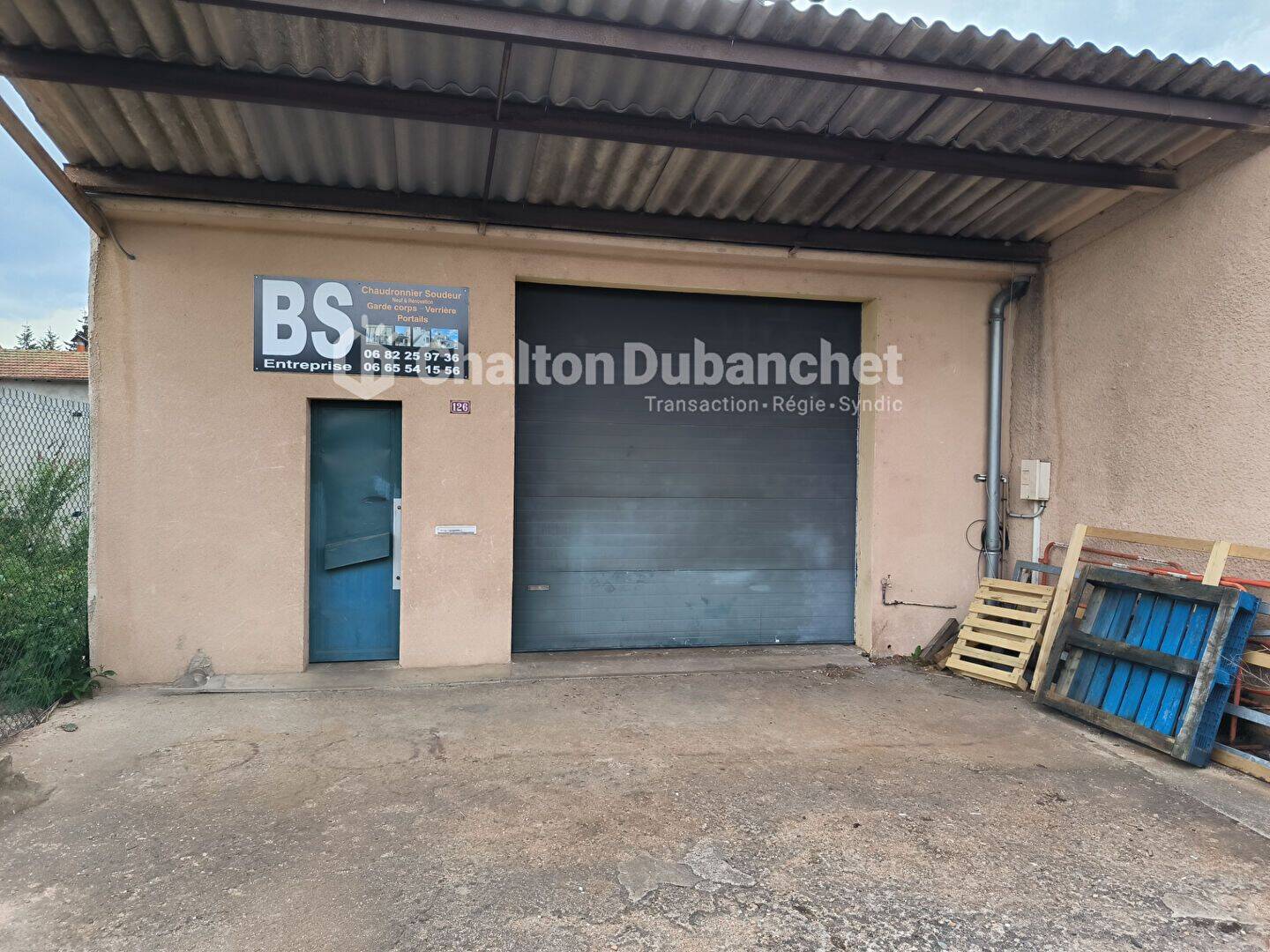 Maison 3 pièces 330 m² · à Neulise · 330 m² · 107 000 €