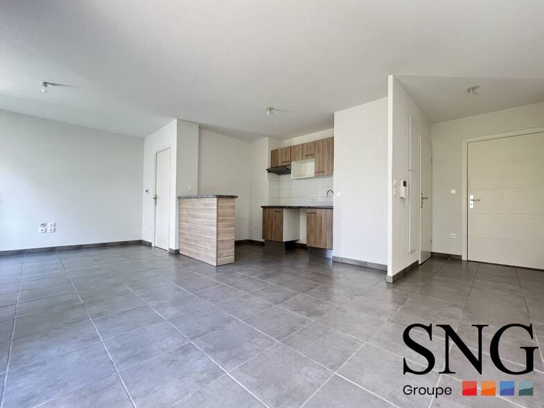 Appartement à louer 786 € 3 pièces 2 chambres 66 m² RDC Lalande-Grand Selve Toulouse 31200