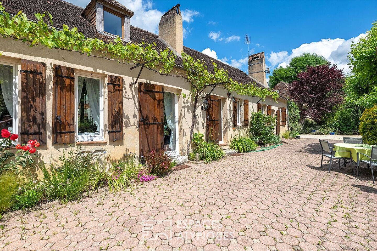 Maison 13 pièces 264 m² · à Saint-Méard-de-Gurçon · 264 m² · 621 000 €