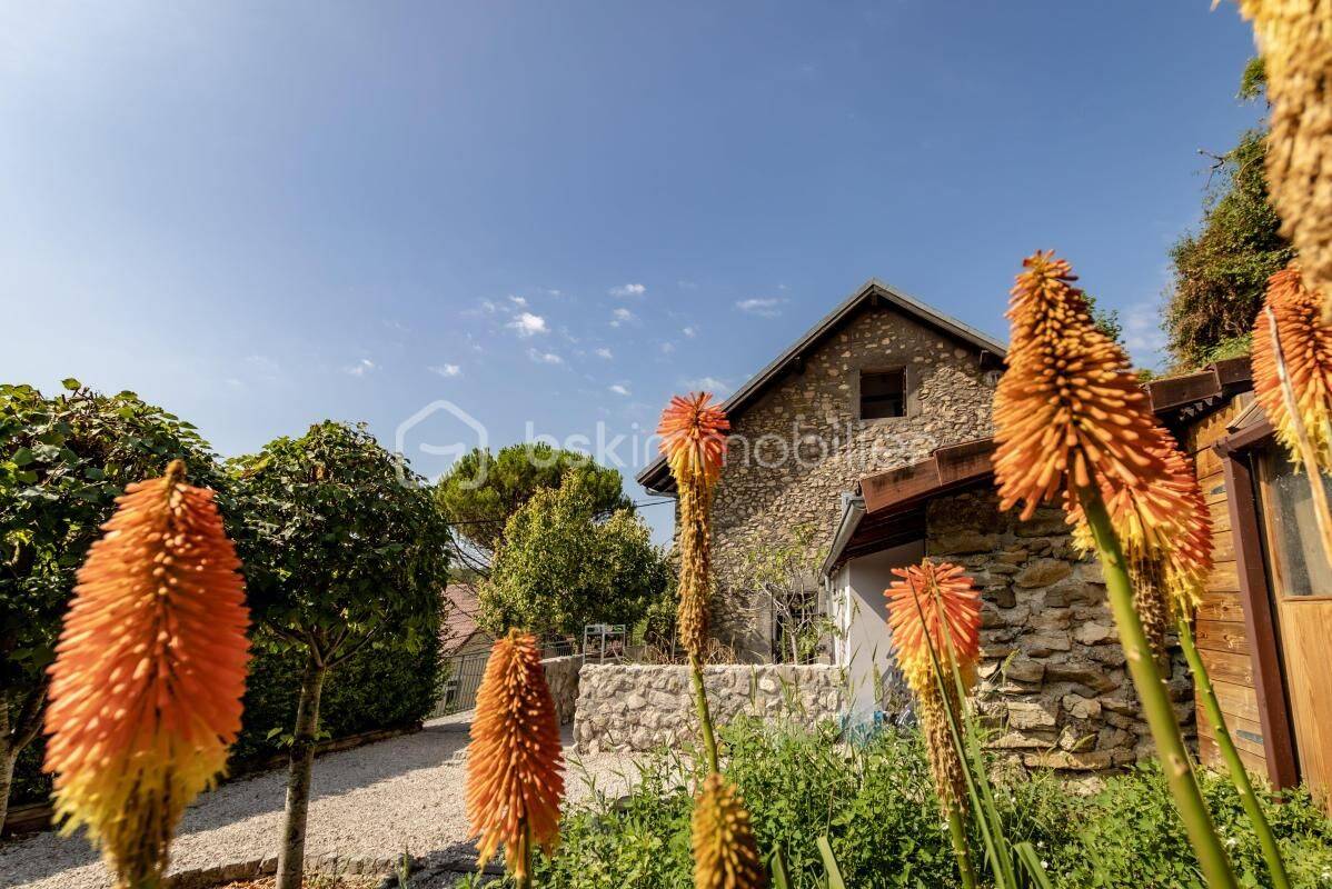Maison 9 pièces 205 m² · à Monnetier-Mornex · 205 m² · 850 000 €