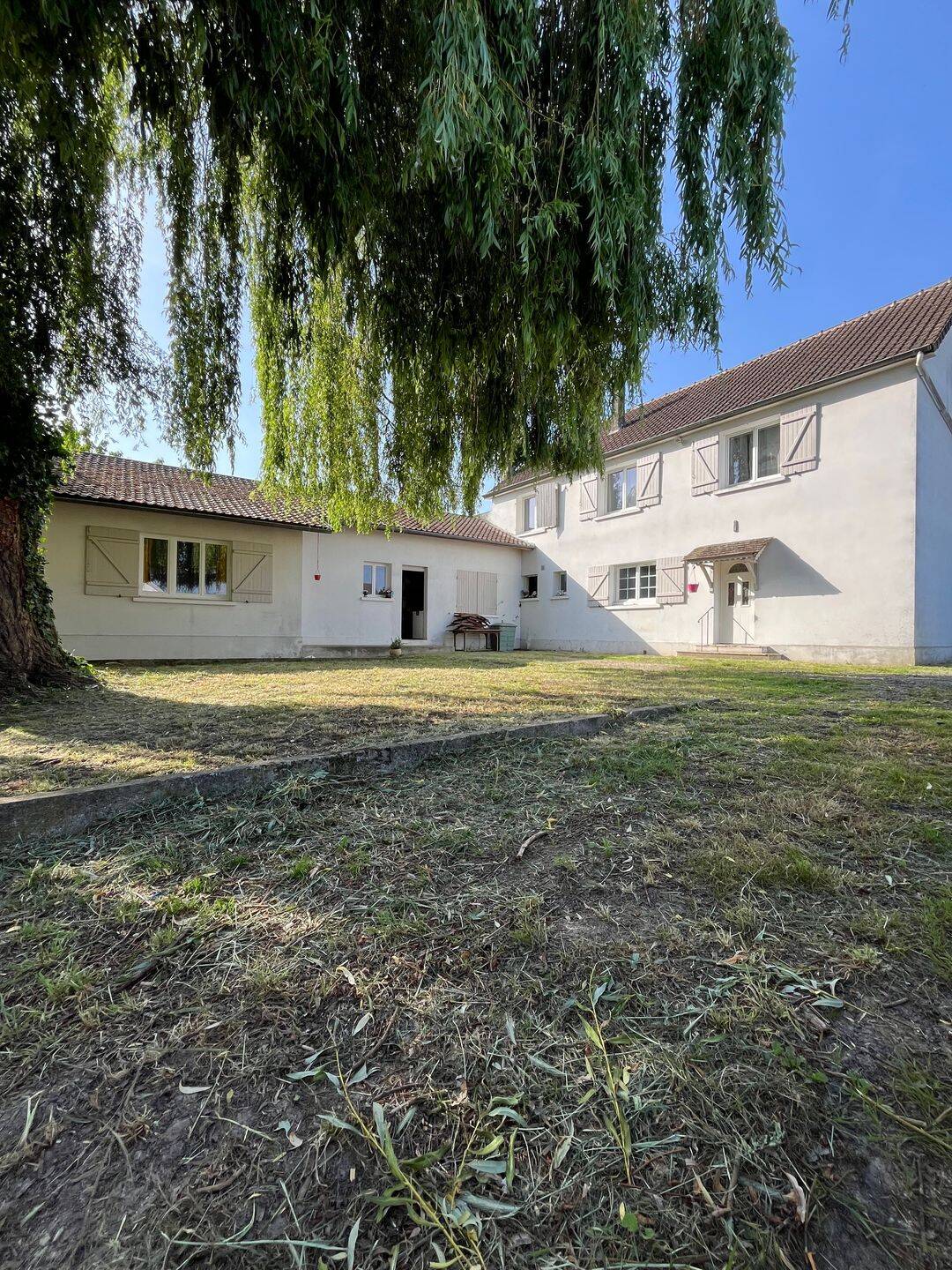 Maison 10 pièces 250 m² · à Monchy-Saint-Éloi · 250 m² · 400 000 €