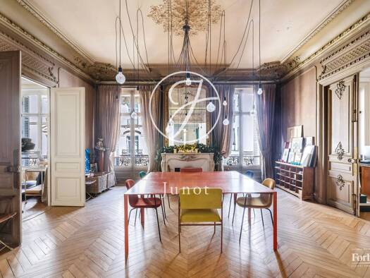 Espace bureau à vendre 2 500 000 € 230,28 m² de bureaux Clichy-Trinité Paris 9ème arrondissement 75009