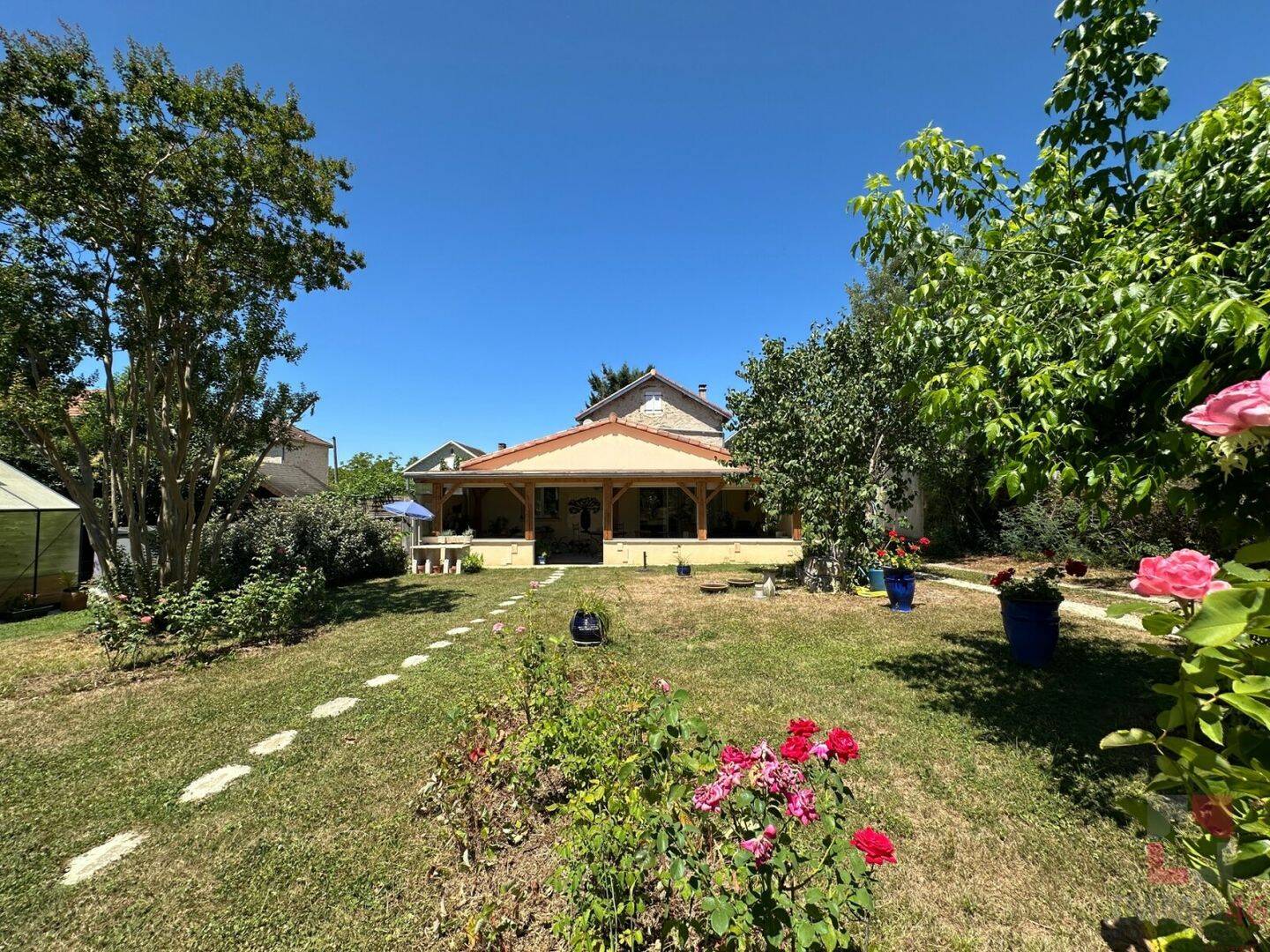 Maison 6 pièces 183 m² · à Prayssac · 182,7 m² · 392 200 €