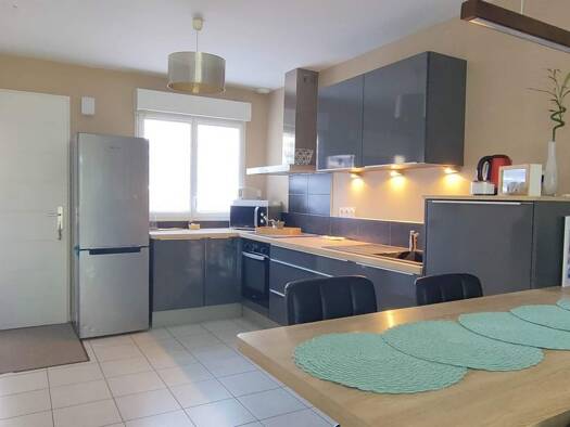 Maison à louer 1 200 € 4 pièces 3 chambres 81,7 m² 285 m² de terrain Aussonnelle Rive Droite La Salvetat-Saint-Gilles 31880