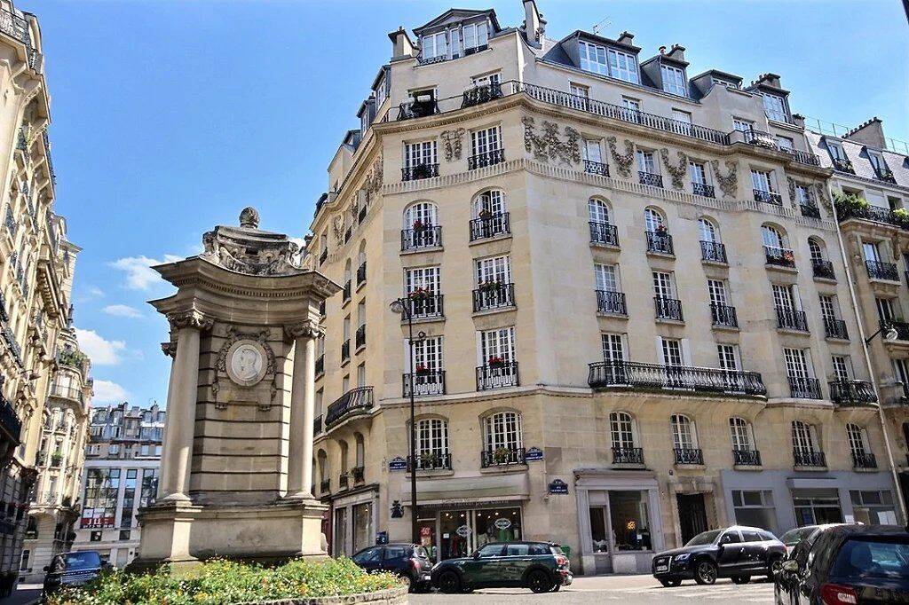 Appartement 5 pièces 103 m² · à Paris 15ème Arrondissement · 103,2 m² · 3 955 €/mois
