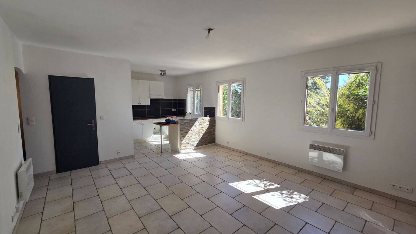 Maison 3 pièces 89 m² · à Besse-sur-Issole · 89 m² · 950 €/mois