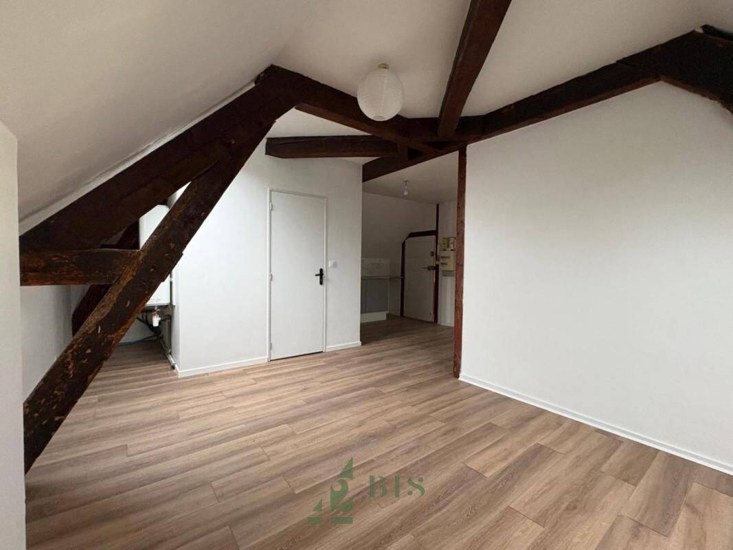 Appartement 2 pièces 31 m² · à Roanne · 31 m² · 390 €