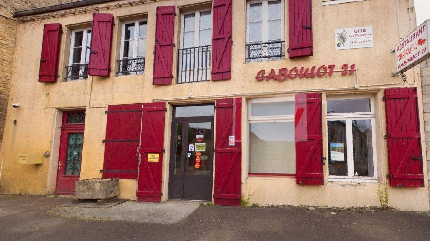 Maison 10 pièces 275 m² · à Coulmier-le-Sec · 275 m² · 200 000 €